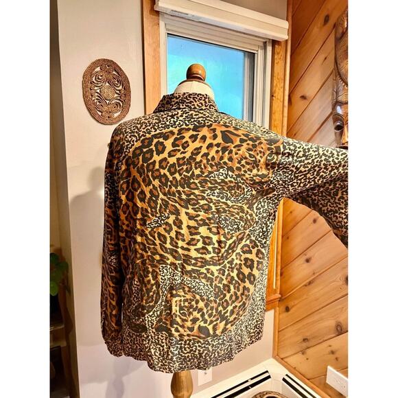 🐆 VINTAGE Silk Leopard Collared Shirt 🐆 - Picture 5 of 6